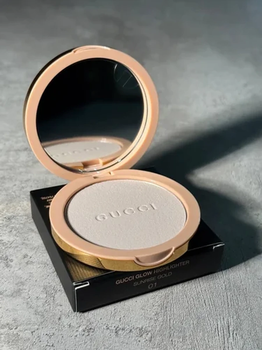 Gucci Glow Powder Gel Highligher 01 Sunrise Gold