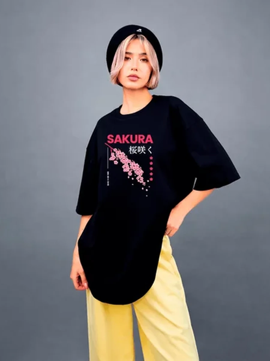 Футболка женская унисекс оверсайз черная XS–S с принтом «Sakura»