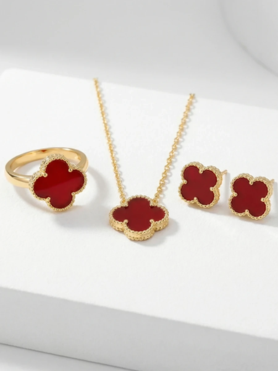 Комплект украшений Van Cleef: кулон, серьги и кольцо золотой с красным камнем, 17,5 размер кольца