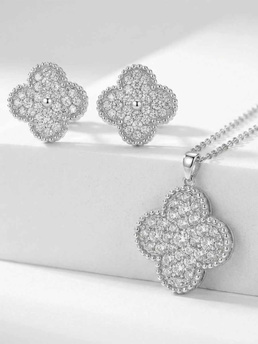 Комплект украшений Van Cleef: кулон и серьги серебристый