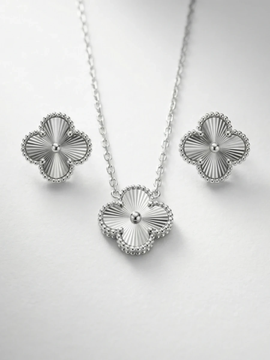 Комплект украшений Van Cleef: серьги и цепочка