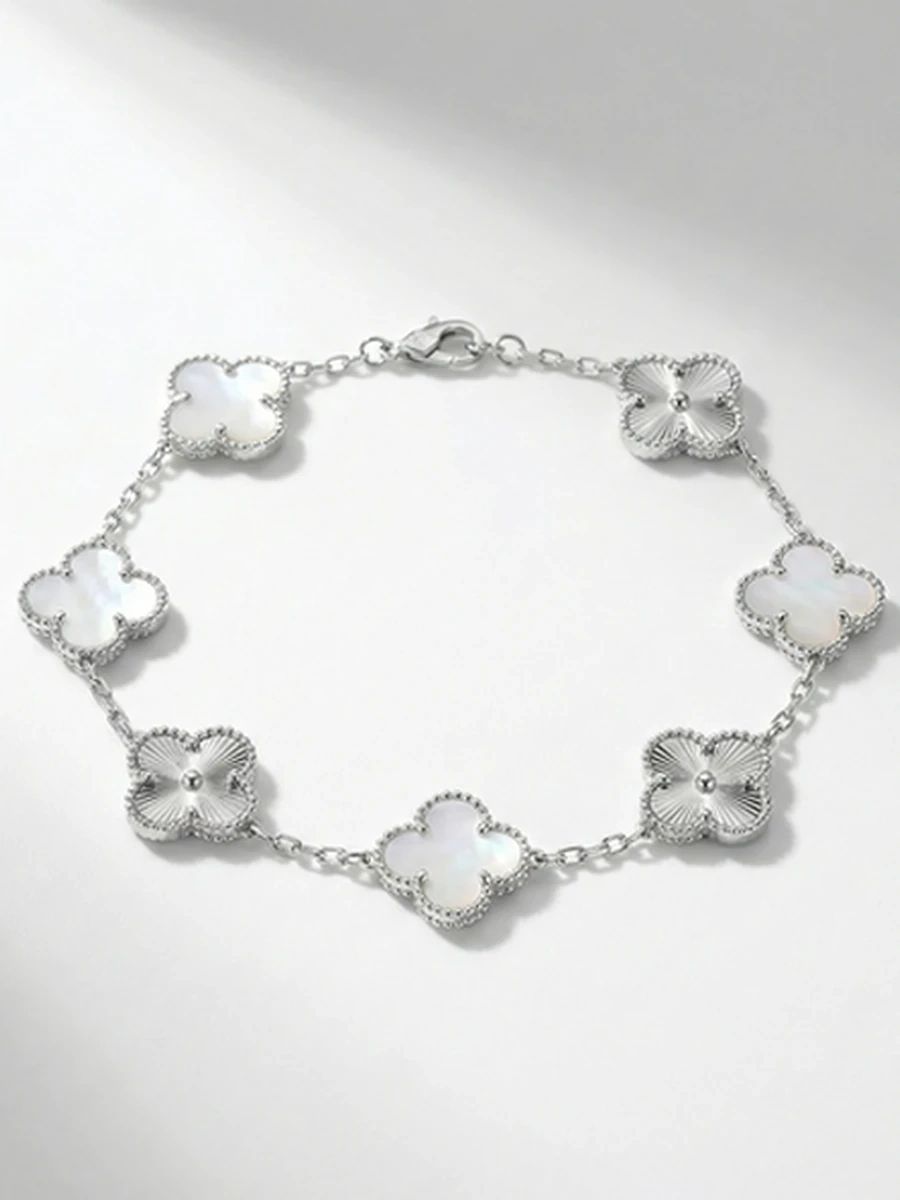 Браслет женский в стиле Van Cleef с серебристым перламутром переливающийся