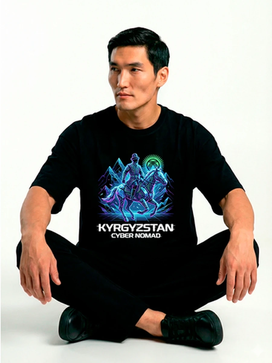 Футболка мужская унисекс оверсайз чёрная XS-S с принтом «Cyber Nomad Kyrgyzstan»