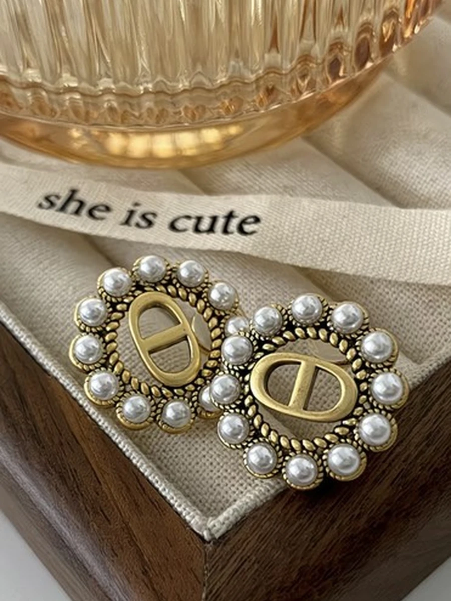 Серьги гвоздики "Dior"