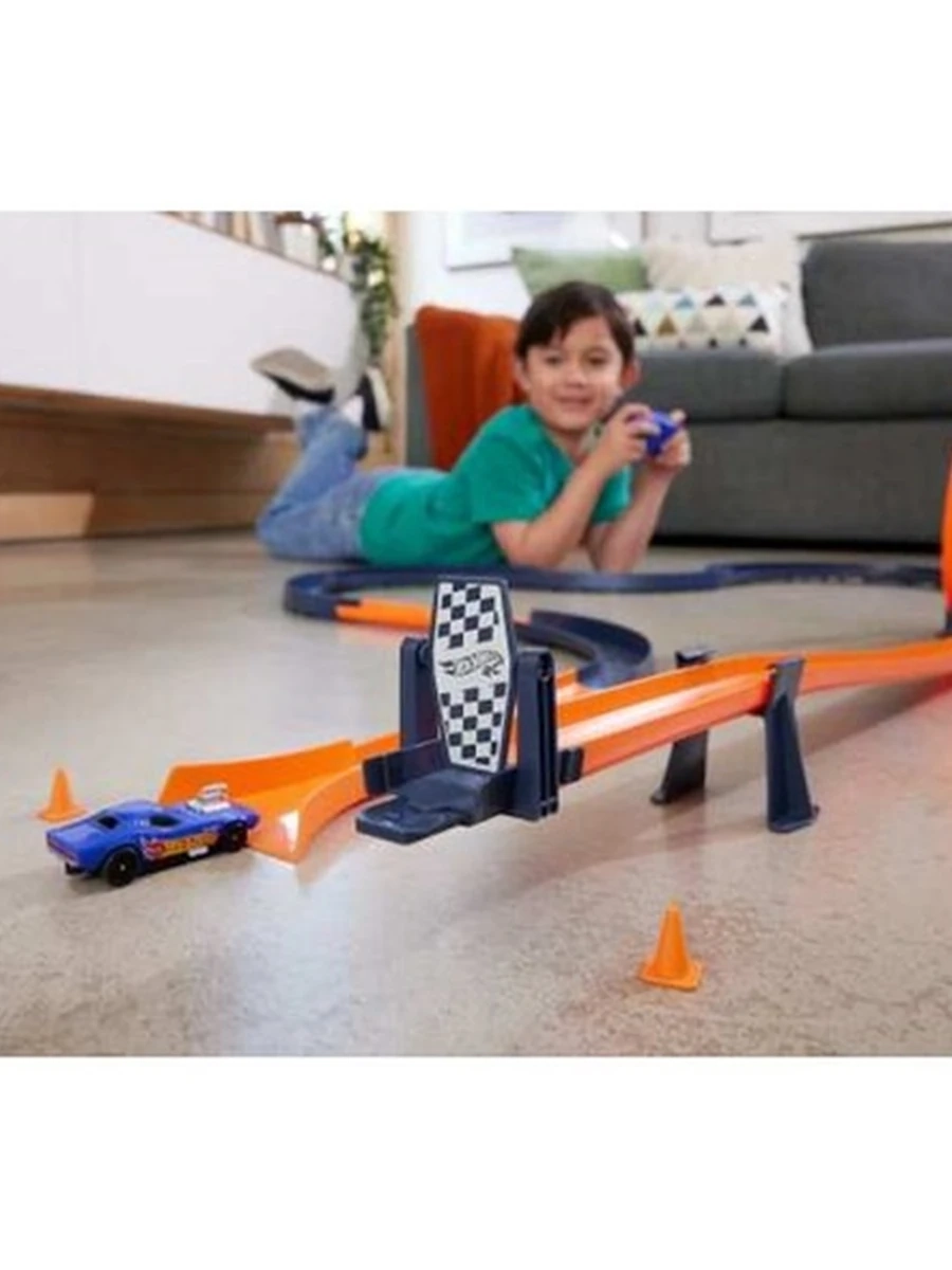HXX45 Игровой трек Hot Wheels с машинкой на пульте управления